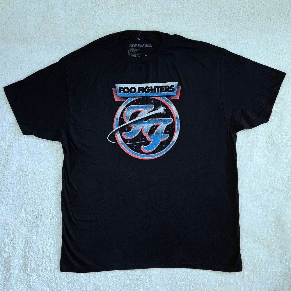Foo Fighters🤺 "FF" Logo Graphic Tee👕 - NWOT